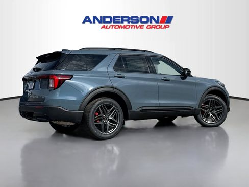 New 2026 Ford Explorer ST-Line image 2