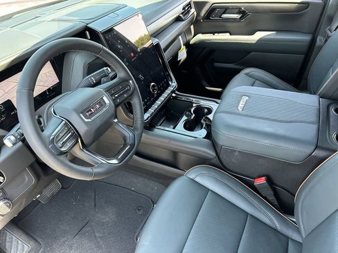 New 2026 GMC Yukon AT4 w/ AT4 Premium Package AWD/4WD image 10