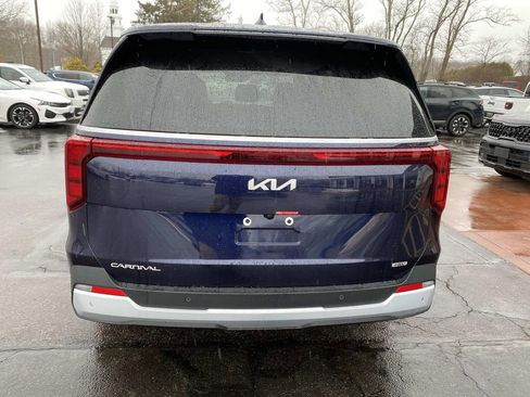 New 2026 Kia Carnival LXS image 4