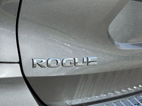 Used 2017 Nissan Rogue SL w/ SL Premium Package image 23