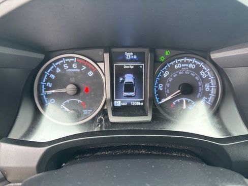 Used 2023 Toyota Tacoma TRD Off-Road image 20