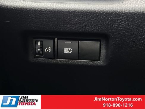 Used 2025 Toyota RAV4 XLE FWD image 23