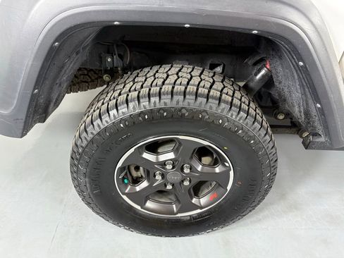 Used 2023 Jeep Gladiator Rubicon image 7