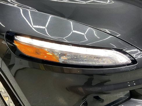 Used 2015 Jeep Cherokee Limited w/ Luxury Group image 32