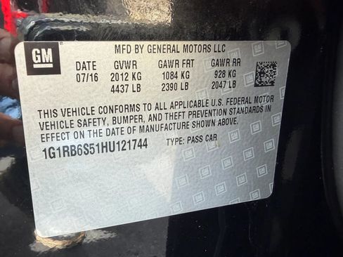 Used 2017 Chevrolet Volt Premier w/ Driver Confidence II Package FWD image 23