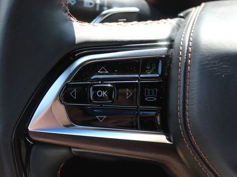 Used 2023 Jeep Grand Cherokee L Summit w/ Luxury Tech Group V AWD/4WD image 21