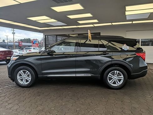 Certified 2023 Ford Explorer XLT w/ Equipment Group 202A image 10