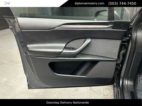 Used 2024 Tesla Model X image 23