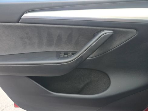 Used 2023 Tesla Model Y Long Range AWD/4WD image 18