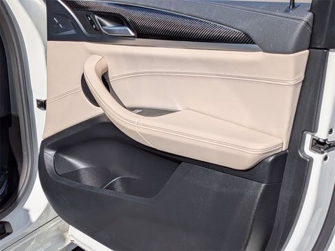 Used 2024 BMW X4 M40i w/ Premium Package image 28