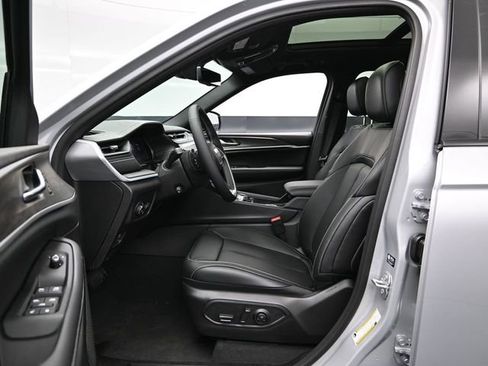 New 2026 Jeep Grand Cherokee Limited AWD/4WD image 19