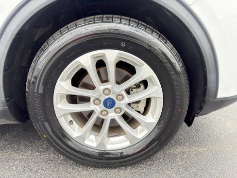 Used 2020 Ford Escape SE FWD image 12