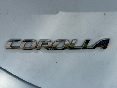 Used 2017 Toyota Corolla LE FWD image 29