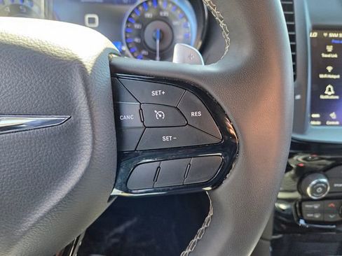 Certified 2023 Chrysler 300 S image 31