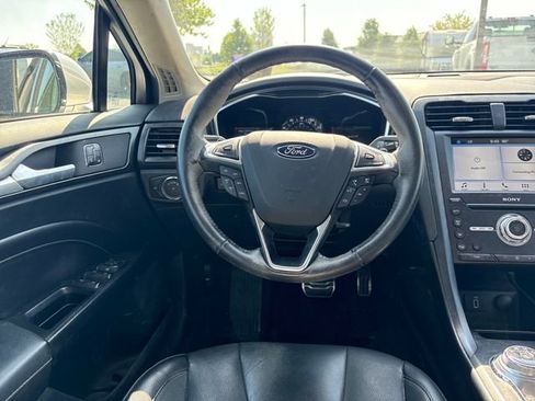 Used 2017 Ford Fusion Titanium FWD image 13