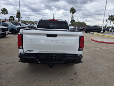 Used 2024 Chevrolet Colorado Z71 w/ Z71 Convenience Package 2 image 4