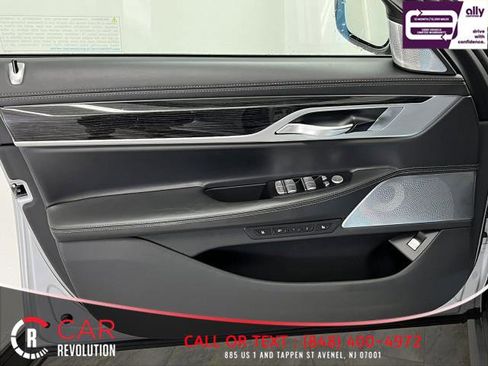 Used 2020 BMW 750i xDrive w/ Executive Package AWD/4WD image 40
