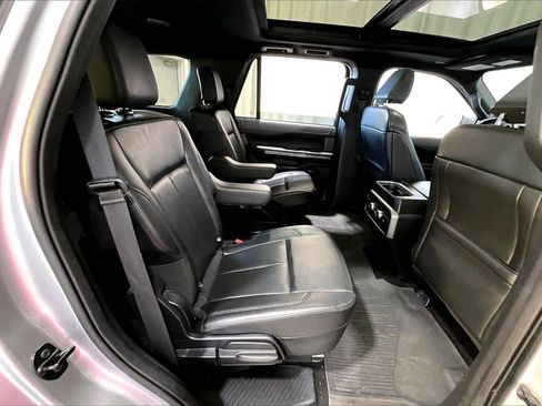 Used 2021 Ford Expedition XLT image 25
