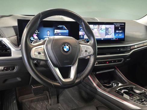 Used 2023 BMW X7 xDrive40i w/ Premium Package image 32