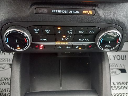 Used 2024 Ford Escape ST-Line image 23