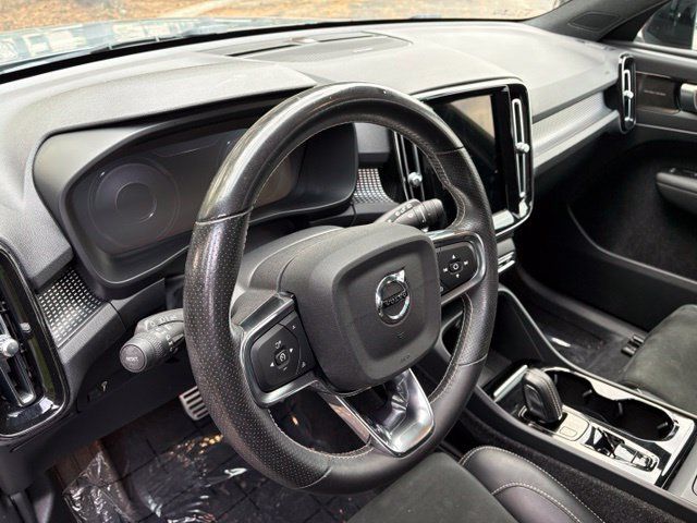 Used 2021 Volvo XC40 T5 R-Design w/ Advanced Package AWD/4WD image 10