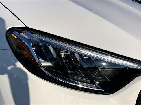 Used 2025 Mercedes-Benz GLC 300 4MATIC image 27