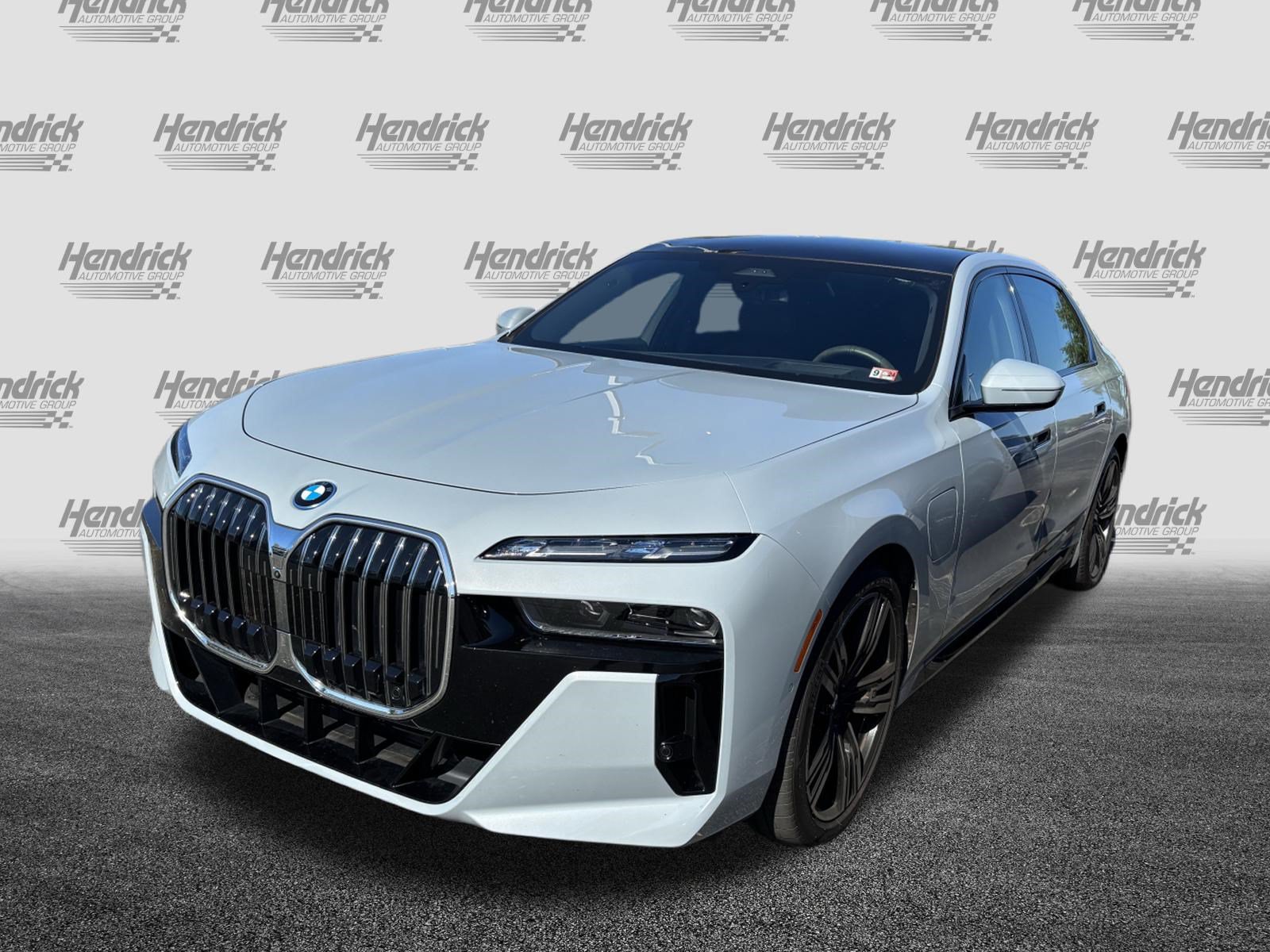 Certified 2024 BMW 750e xDrive w/ Executive Package AWD/4WD image 6