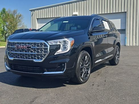 Used 2023 GMC Terrain Denali w/ Black Diamond Edition AWD/4WD image 3