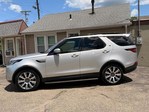 Used 2019 Land Rover Discovery HSE AWD/4WD image 3
