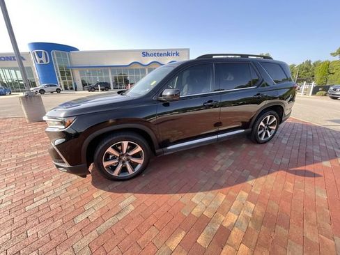 Used 2025 Honda Pilot Elite image 31