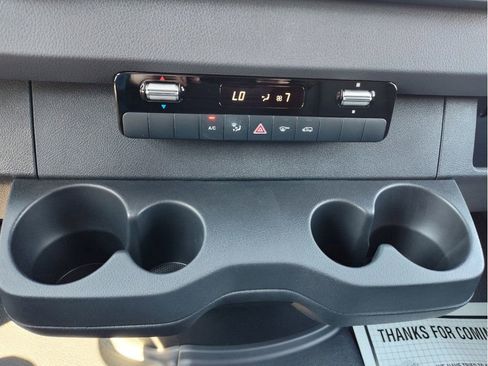 Used 2024 Mercedes-Benz Sprinter 2500 image 29