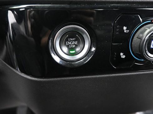 Used 2022 Chevrolet Silverado 1500 LT AWD/4WD image 22