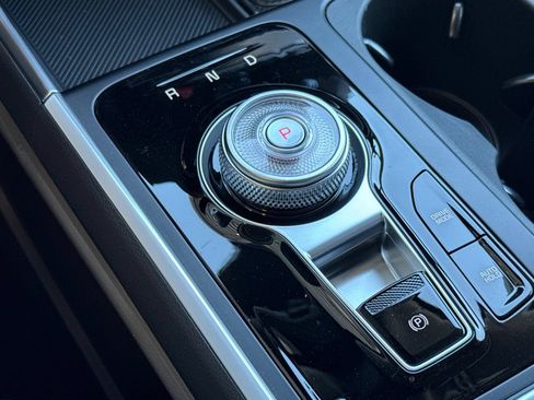 New 2026 Kia Carnival EX FWD image 23