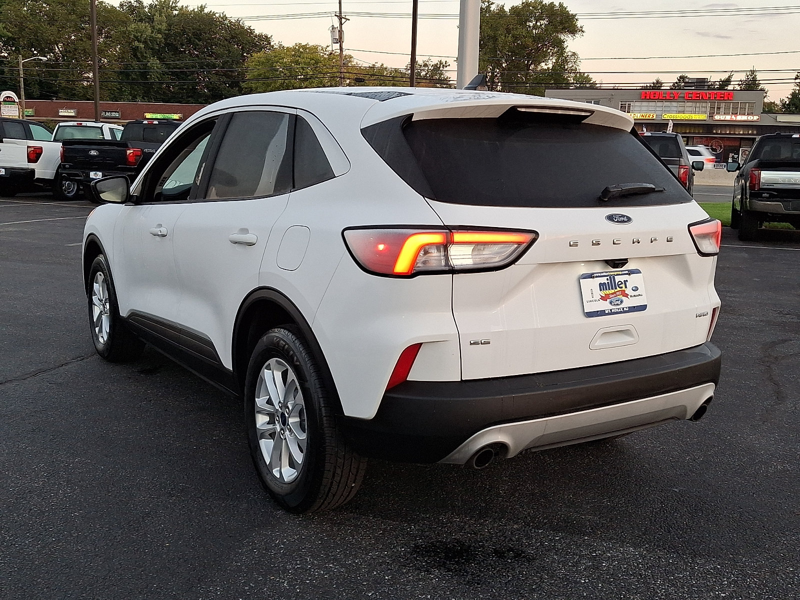 Certified 2022 Ford Escape SE AWD/4WD image 4