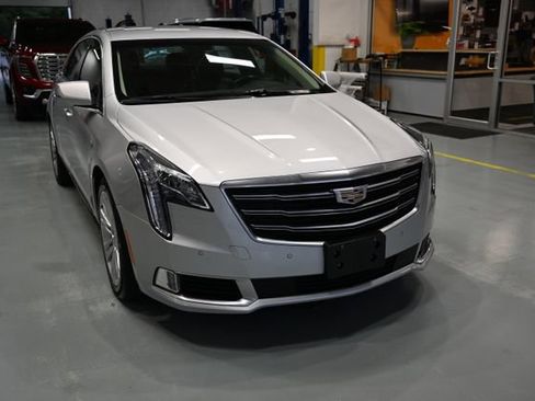 Used 2019 Cadillac XTS Luxury FWD image 3