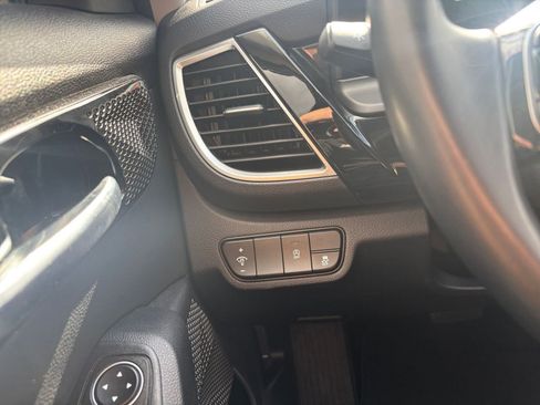 Used 2025 Kia Seltos S image 32