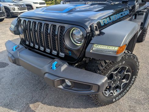 Used 2023 Jeep Wrangler Unlimited Rubicon 4xe AWD/4WD image 13