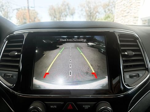 Used 2020 Jeep Grand Cherokee Limited w/ Premium Lighting Group RWD image 19