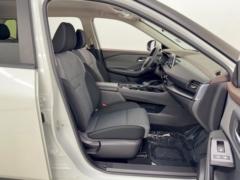 Used 2023 Nissan Rogue SV FWD image 30