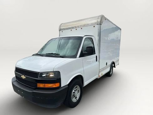 Used 2018 Chevrolet Express 3500 w/ Driver Convenience Package RWD image 14