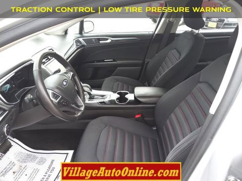 Used 2015 Ford Fusion SE image 12