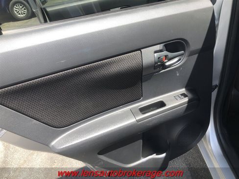 Used 2010 Scion xB FWD image 15