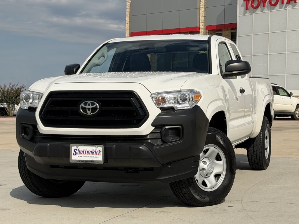 Used 2021 Toyota Tacoma SR RWD image 2