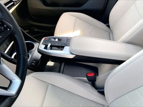 Used 2025 BMW X1 xDrive28i w/ Premium Package image 14