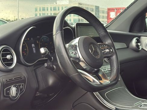 Used 2022 Mercedes-Benz GLC 300 w/ AMG Line image 11