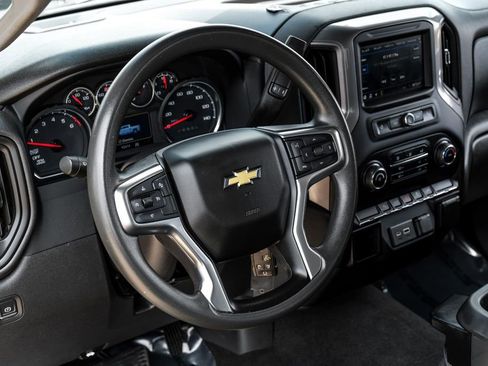 Used 2022 Chevrolet Silverado 1500 Custom w/ Safety Confidence Package AWD/4WD image 12