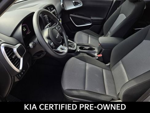 Certified 2025 Kia Soul LX w/ LX Technology Package FWD image 19