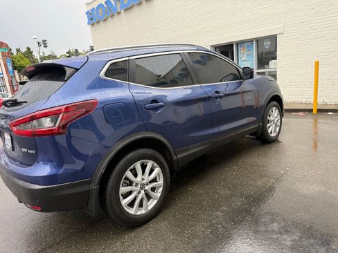 Used 2022 Nissan Rogue Sport SV w/ Technology Package image 4