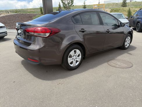 Used 2018 Kia Forte LX FWD image 5