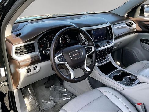 Used 2023 GMC Acadia SLT image 17